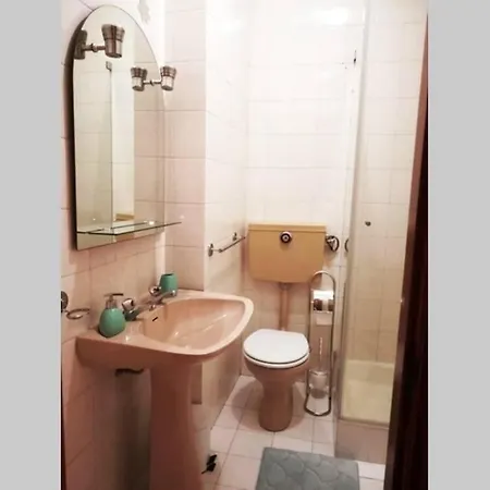 Apartment Com Vista Para O Castelo De - Double Bedroom En-suite With A View To Castle
